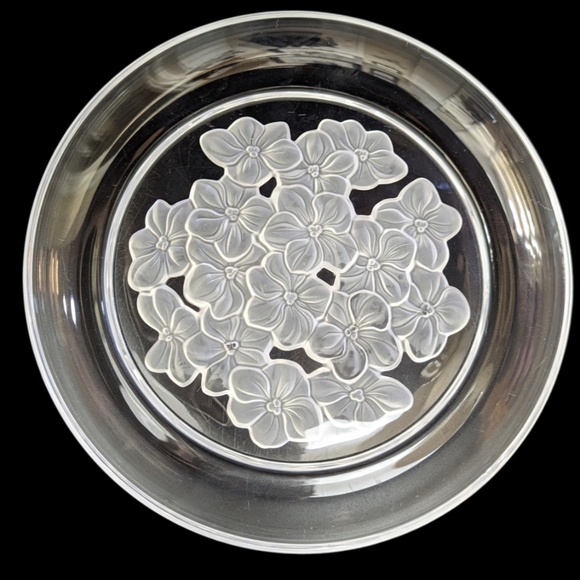 Sasaki Lead Crystal Plate Frosted Flowers Design - Picture 1 of 8